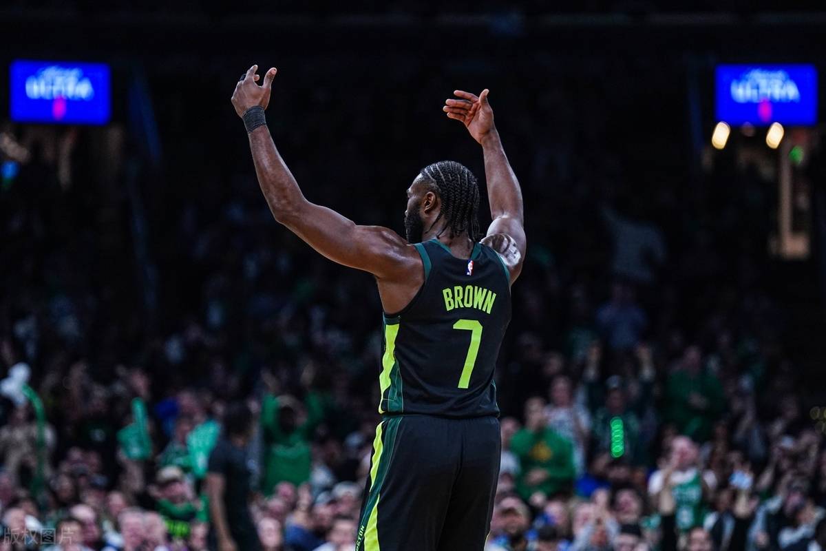 九游游戏-绿军新赛季表现不尽如人意,球迷呼吁主帅改变战术的简单介绍