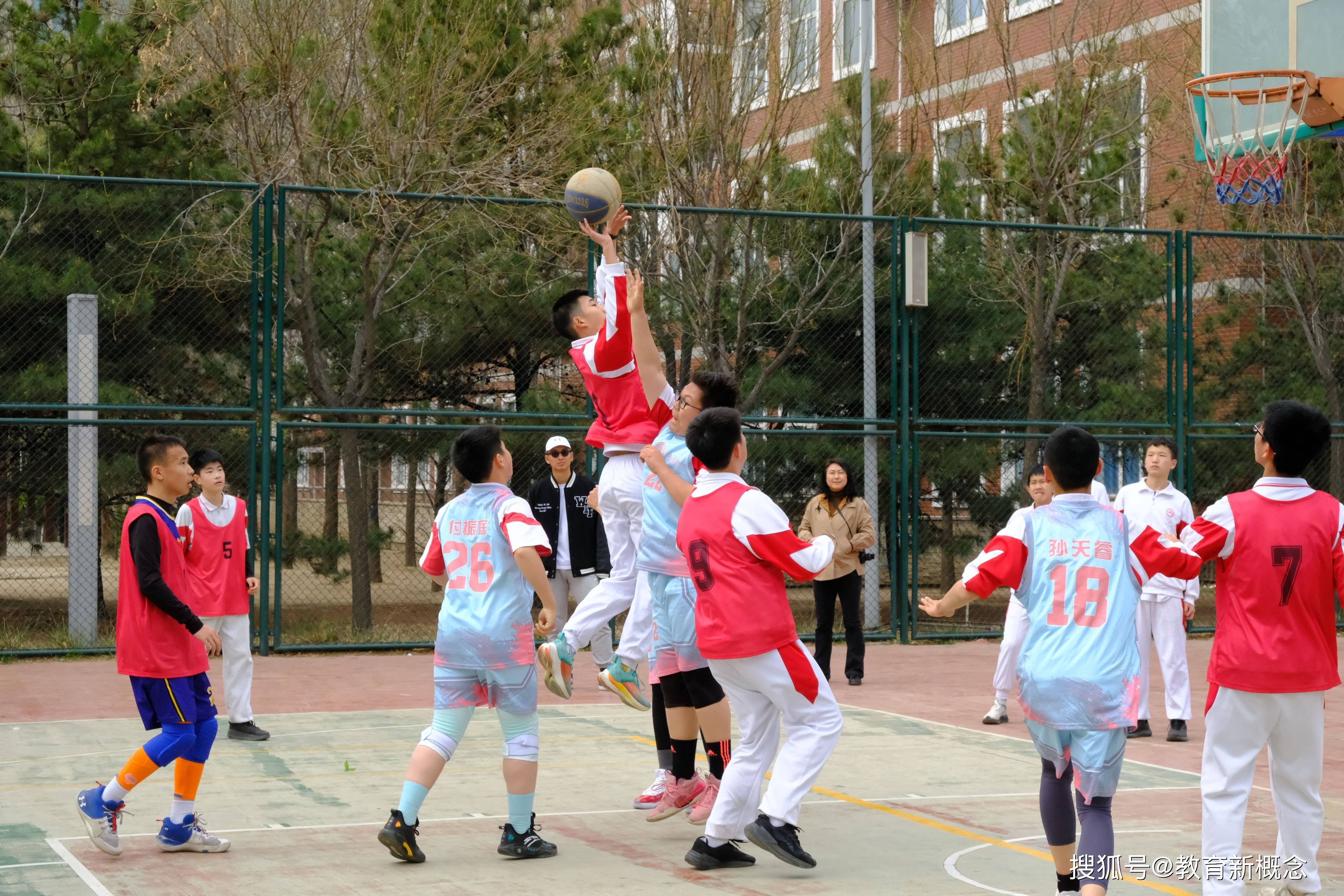 九游娱乐官方-关于篮球比赛全面升级,技战术配合娴熟的信息