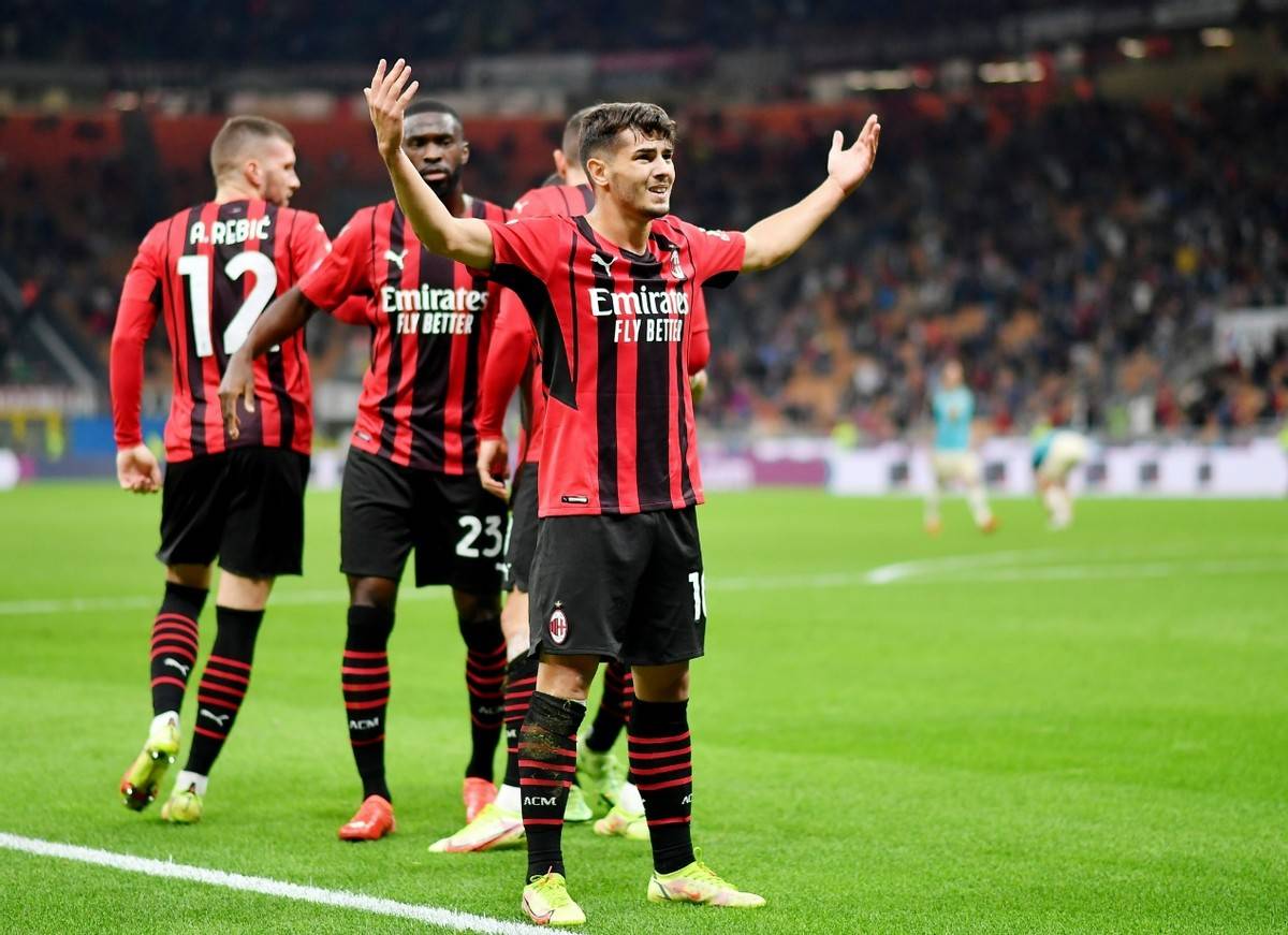 AC米兰宣布签下意甲名将，壮大中场实力的简单介绍