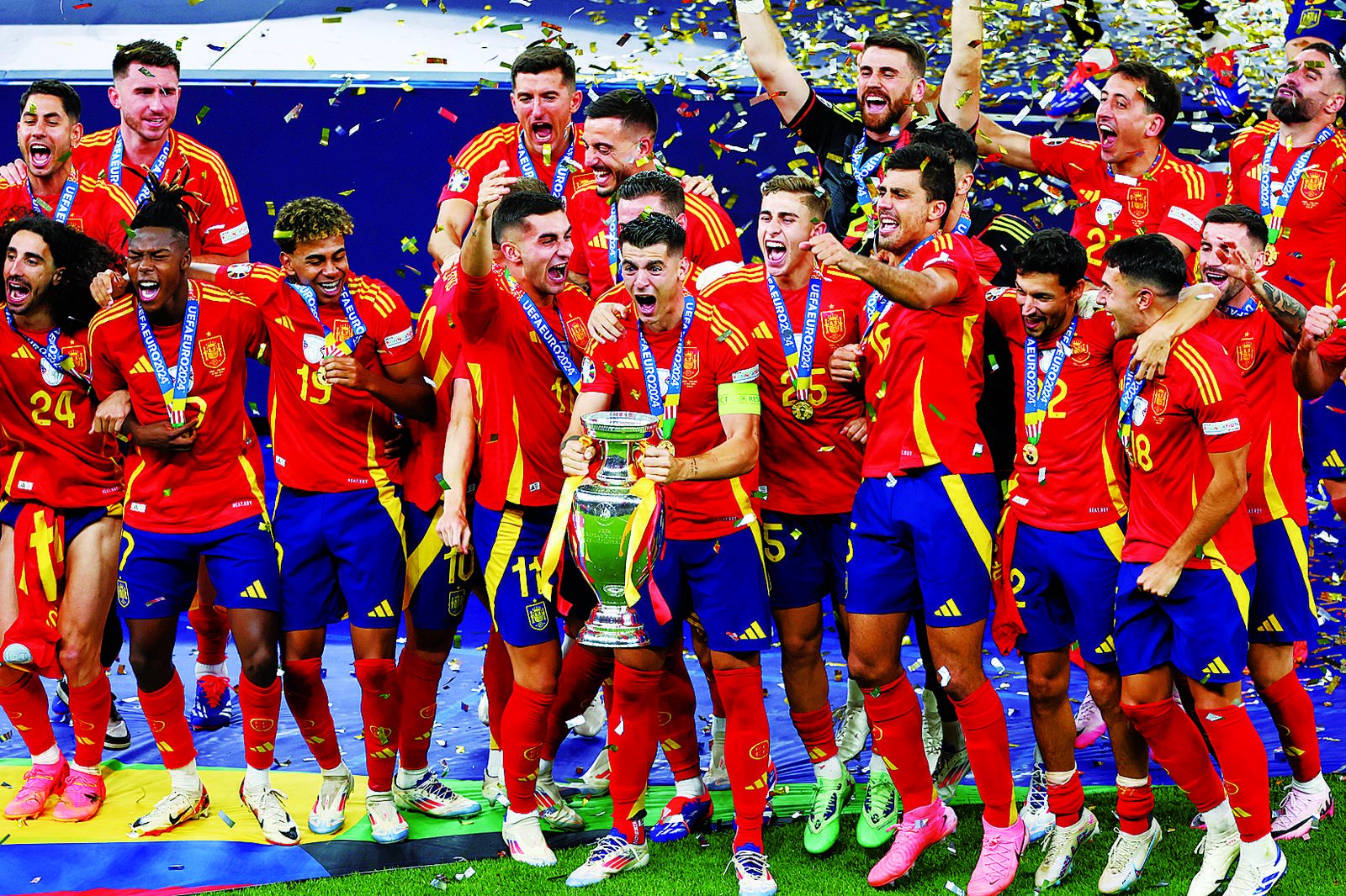 九游体育官方入口-欧洲赛场精彩纷呈，球员拼尽全力的简单介绍