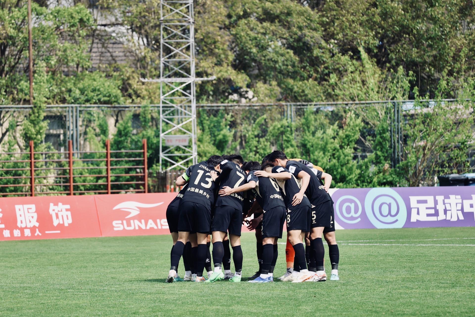 包含球队备战训练严格，力求在下一场比赛中取胜的词条