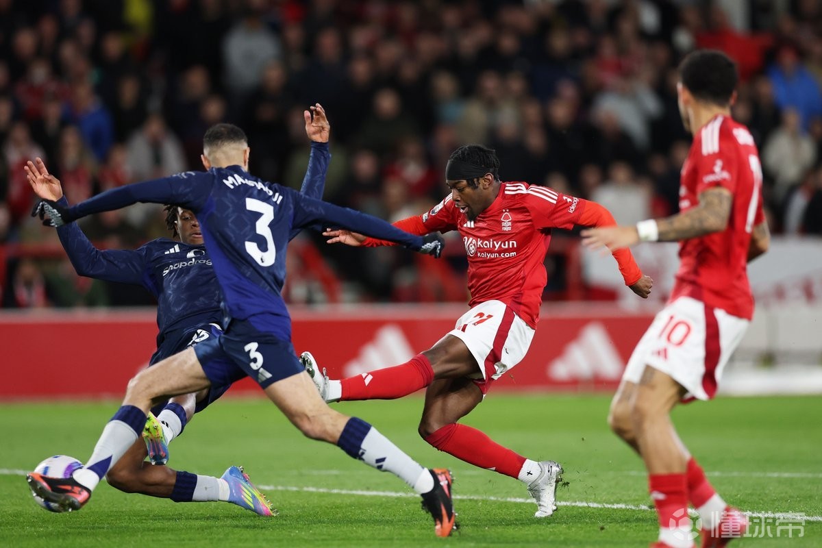 包含瓦拉多利德主场平局，保持不败战绩的词条