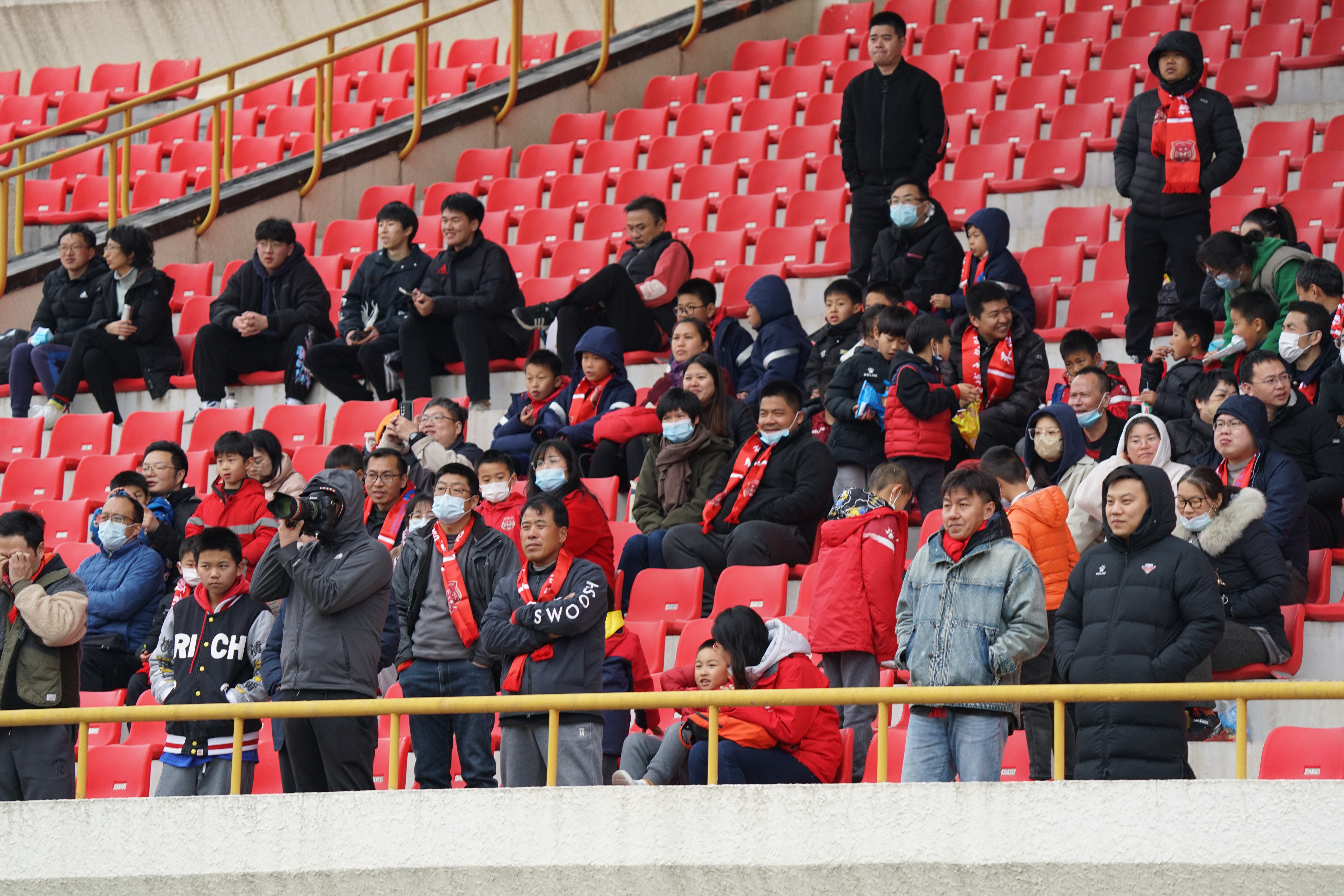 九游VIP-青岛火热对抗大连人,双方攻守对拼的简单介绍