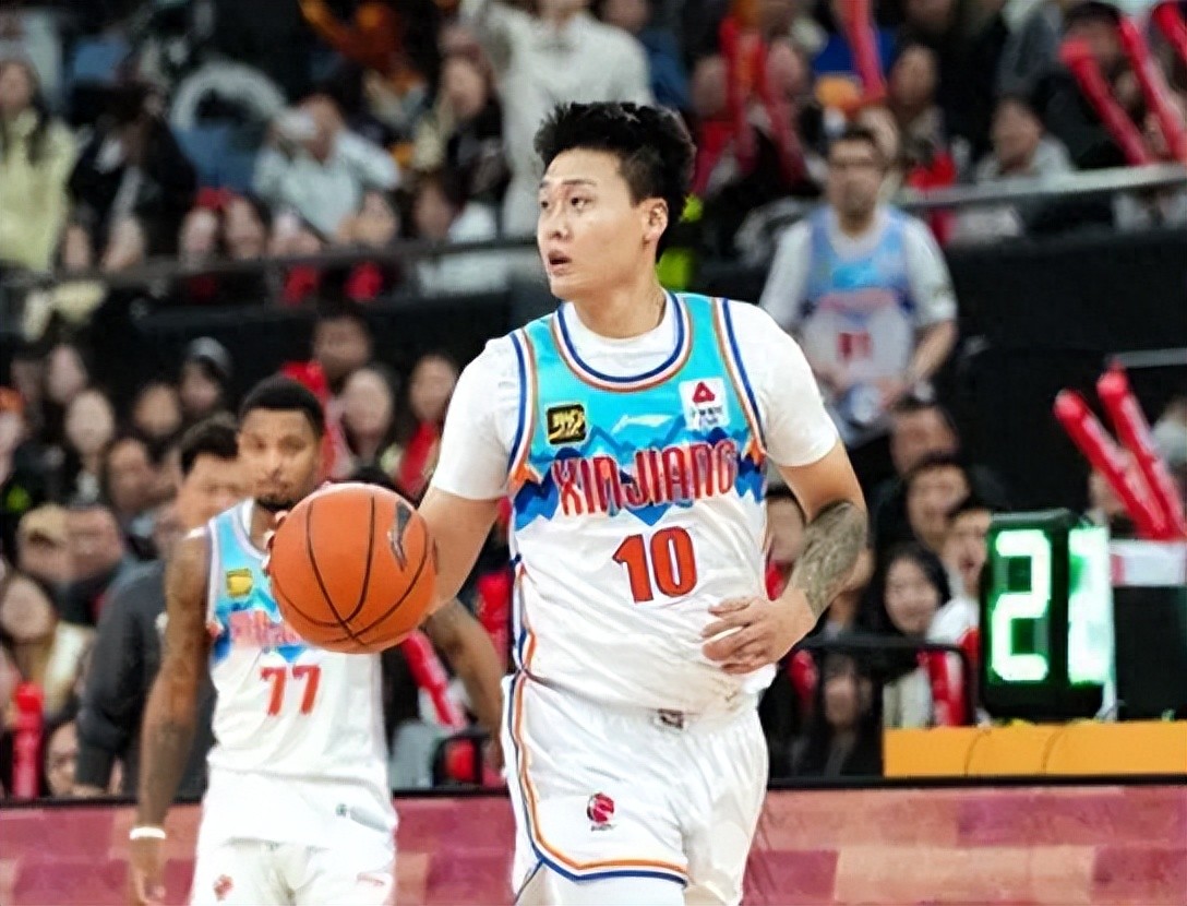 外援发挥出色，协助球队取得胜利