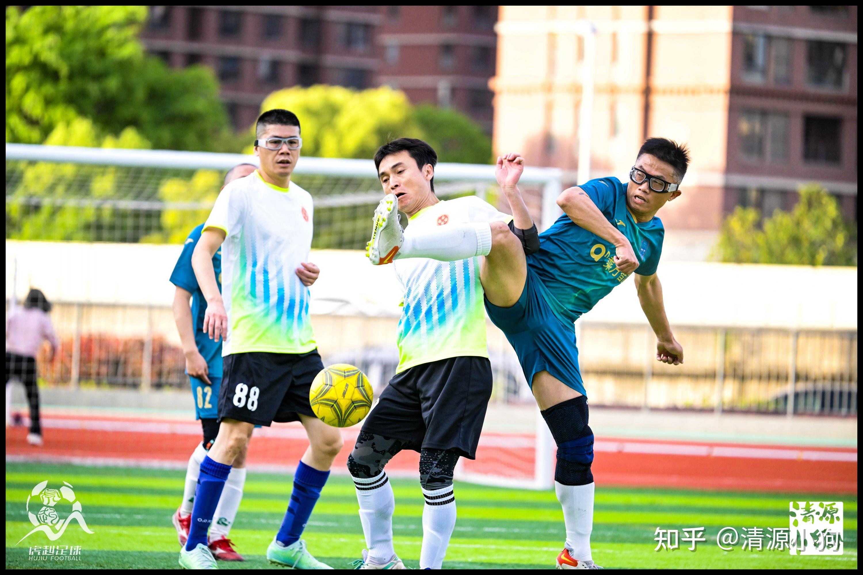 九游中国-足球联赛各队实力井喷,对决异常激烈