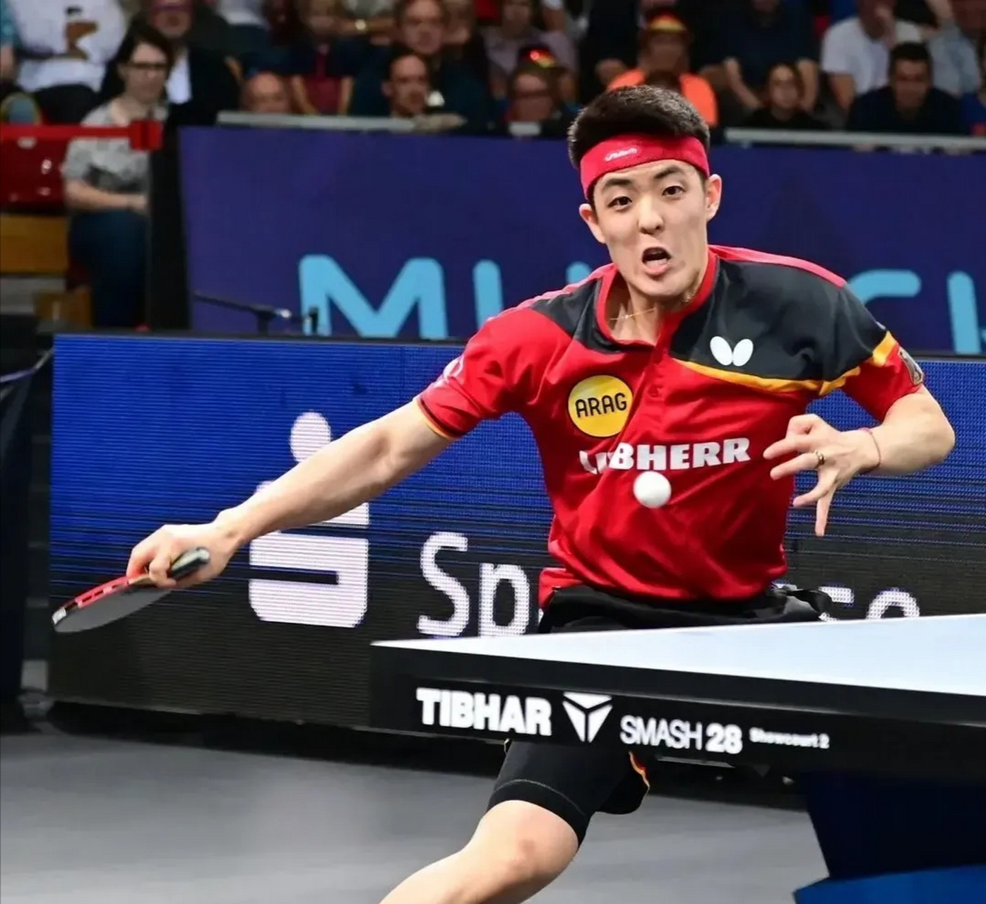 印度拳击手力克对手笑容夺冠赛场 印度拳击手力克对手笑容夺冠赛场