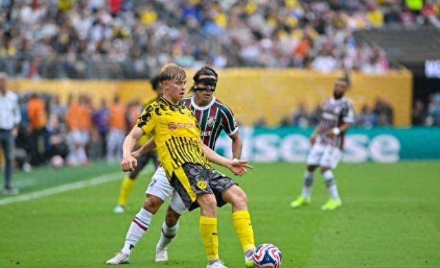 多特蒙德门将发挥神勇，助球队击败对手