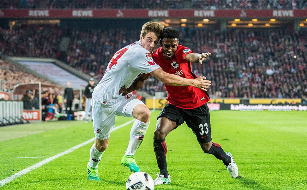 奥格斯堡遭遇失利,被法兰克福击败 奥格斯堡遭遇失利,被法兰克福击败