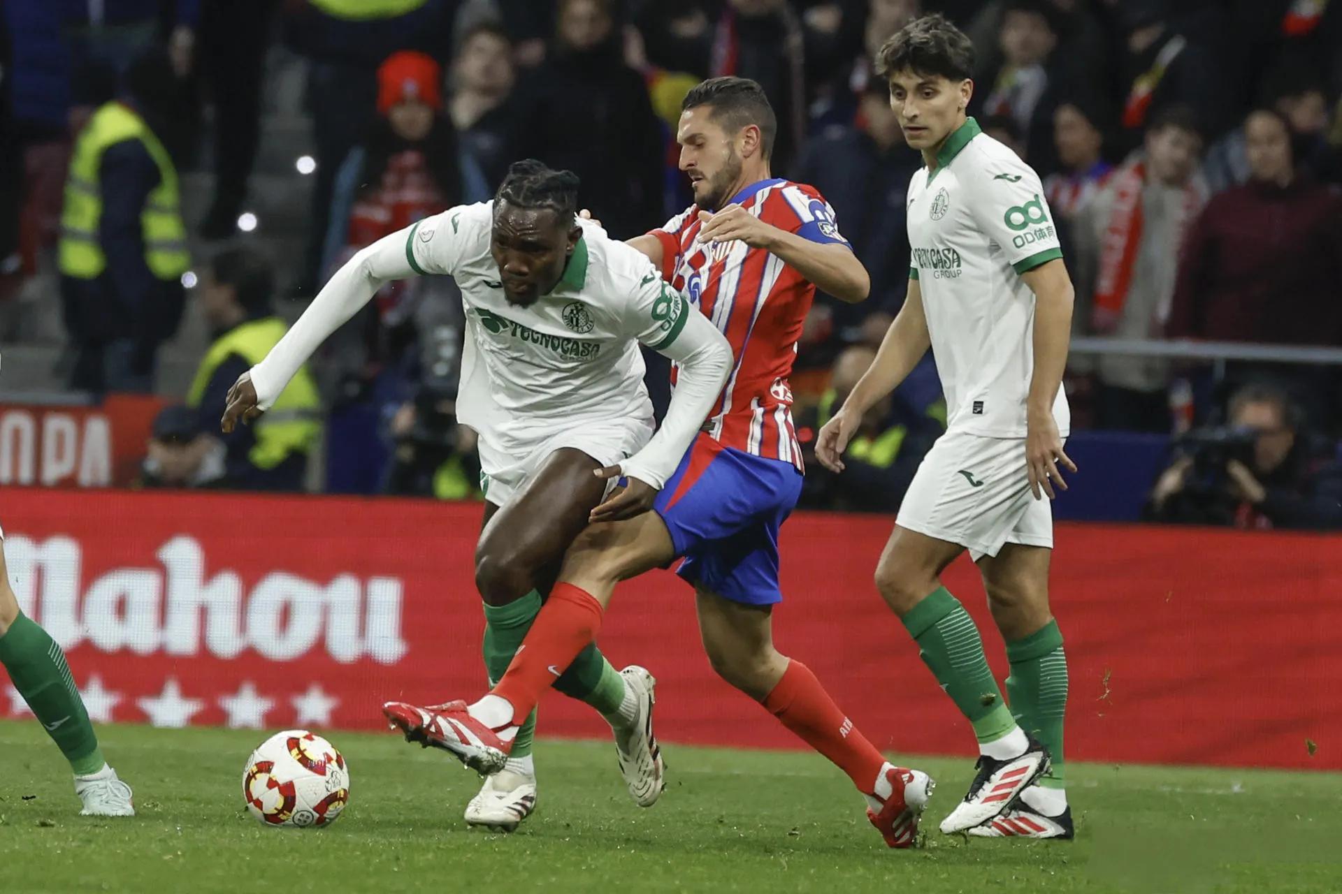 九游体育-赫塔菲逆转获胜,结束两连败