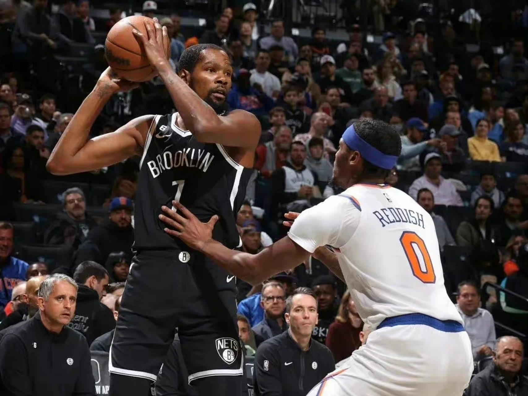 九游VIP-尼克斯客场险胜骑士,杜兰特压哨三分破门成功全场35分砍下