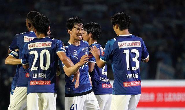 包含球队配合默契，进攻防守全方位发力的词条