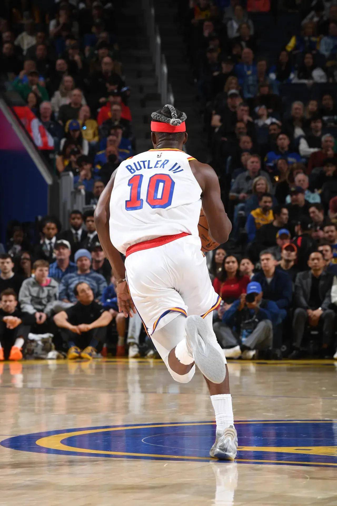 九游游戏-快船后卫受伤,将缺席下一场关键战役