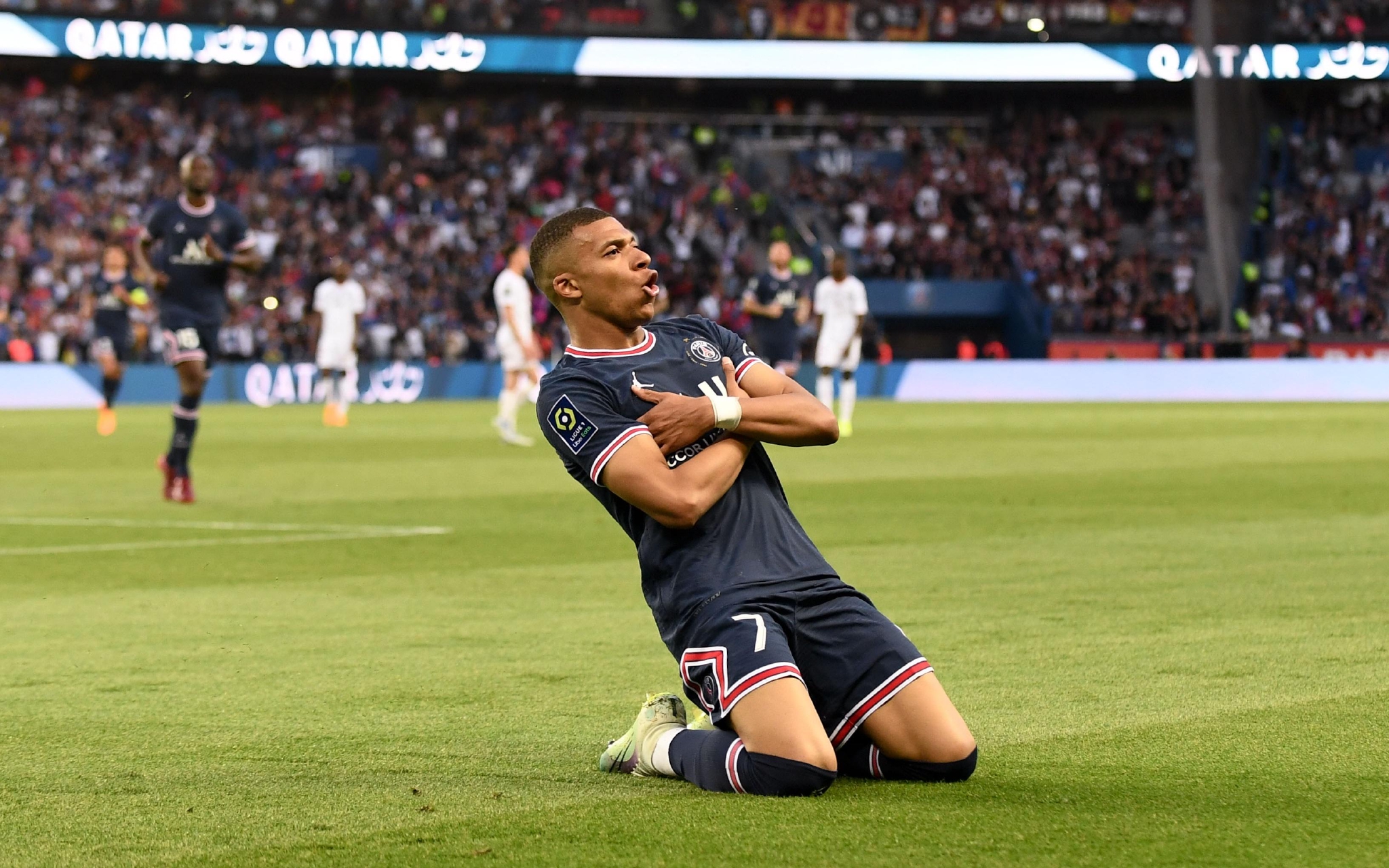 九游体育-关于西蒙上演帽子戏法,帮助球队取得胜利的信息