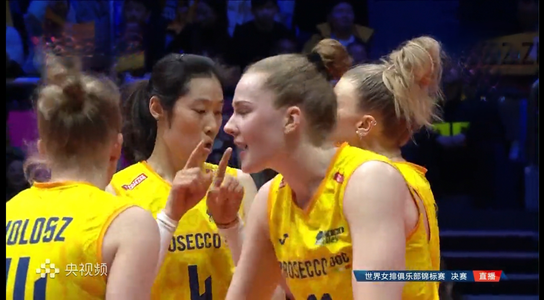 摩尔多瓦女排队成功杀入四强 摩尔多瓦女排队成功杀入四强