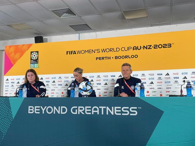 巴黎圣日耶主帅赞誉球员表现，称赞团队合作默契