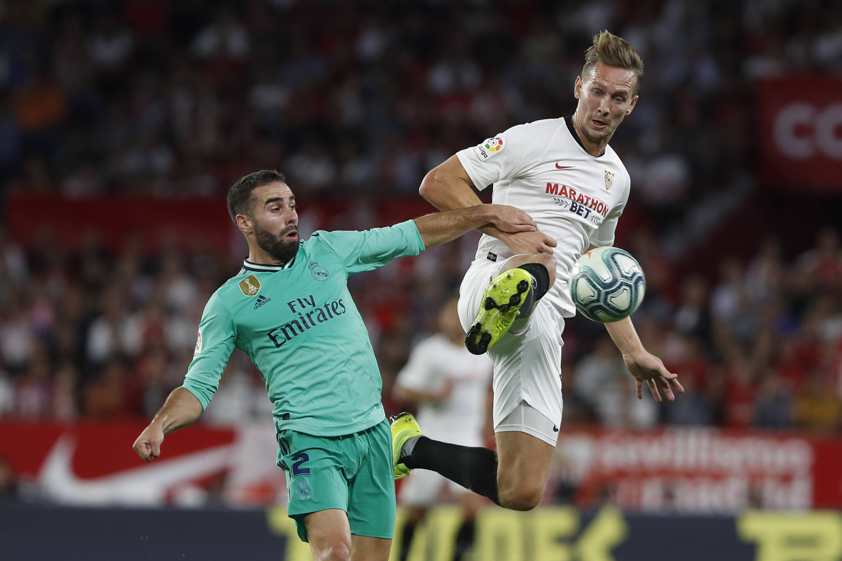 塞维利亚告负，皇马逆袭领跑