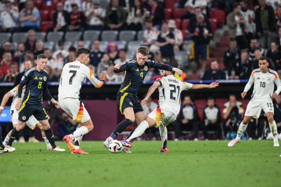 波兰大胜墨西哥,欧洲杯小组赛险胜 波兰大胜墨西哥,欧洲杯小组赛险胜