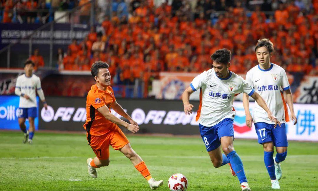 九游体育直播-中超赛场掀起一股新风潮,球技竞争激烈