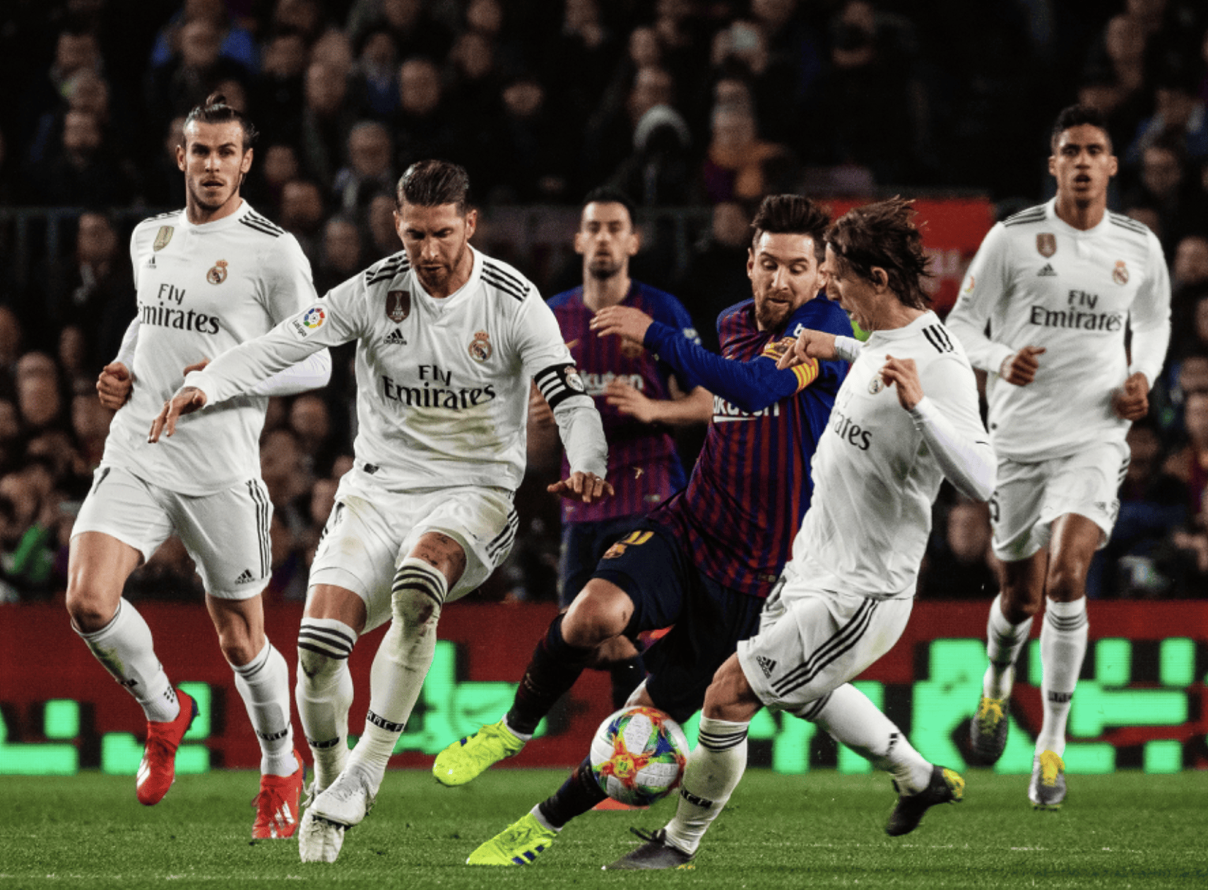 皇马凭借两记点球逆转曼城，晋级欧冠四强。