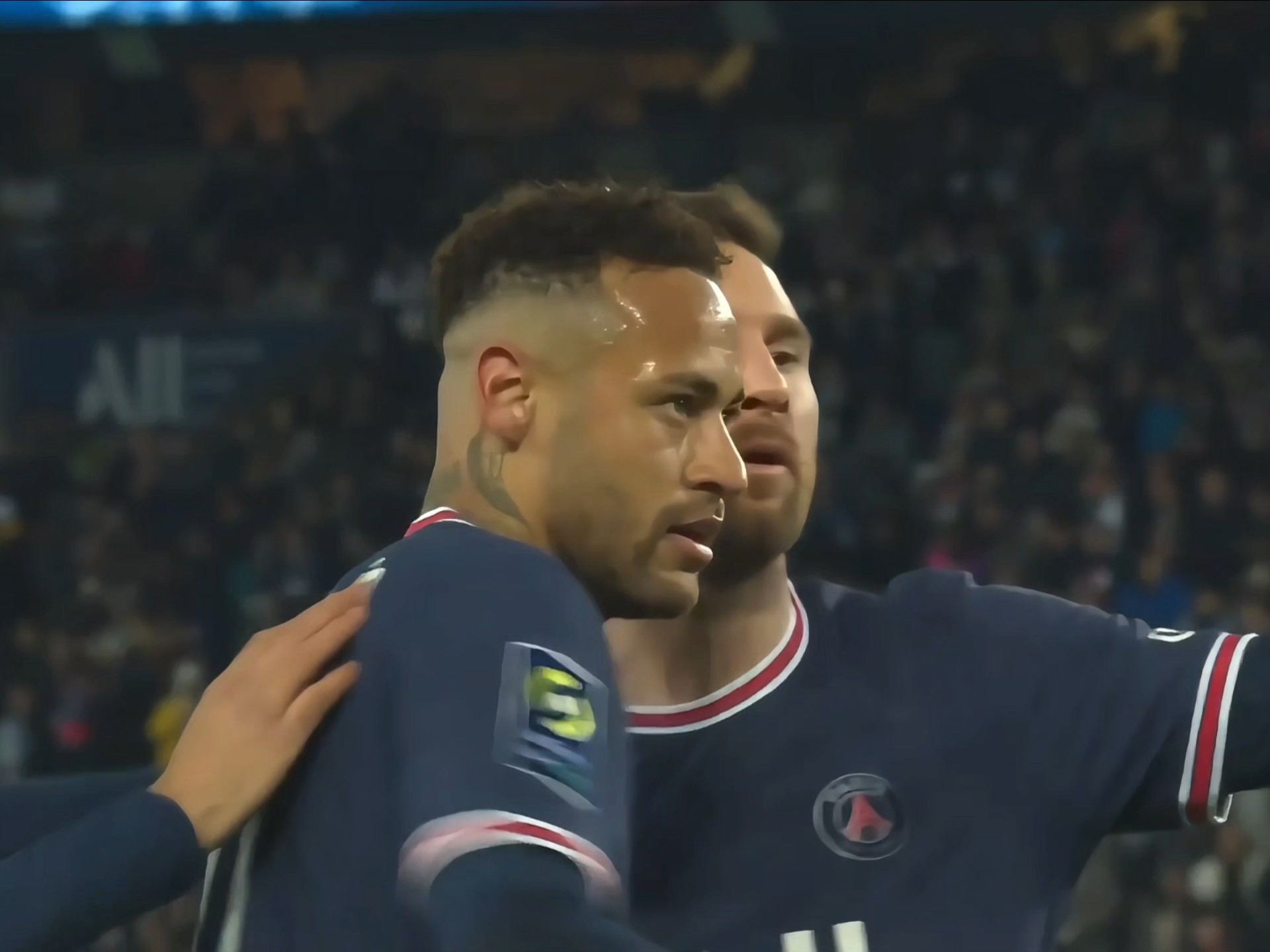 巴黎圣日耳曼宣布签下巴西传奇球星内马尔