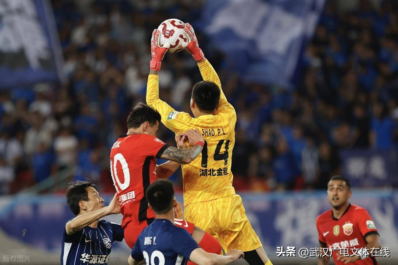 中超联赛新赛季启动，球队备战备战积极备战