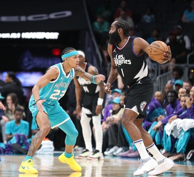 九游app下载-火箭大胜黄蜂,哈登贡献32分