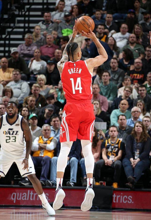 火箭横扫快船，晋级四强