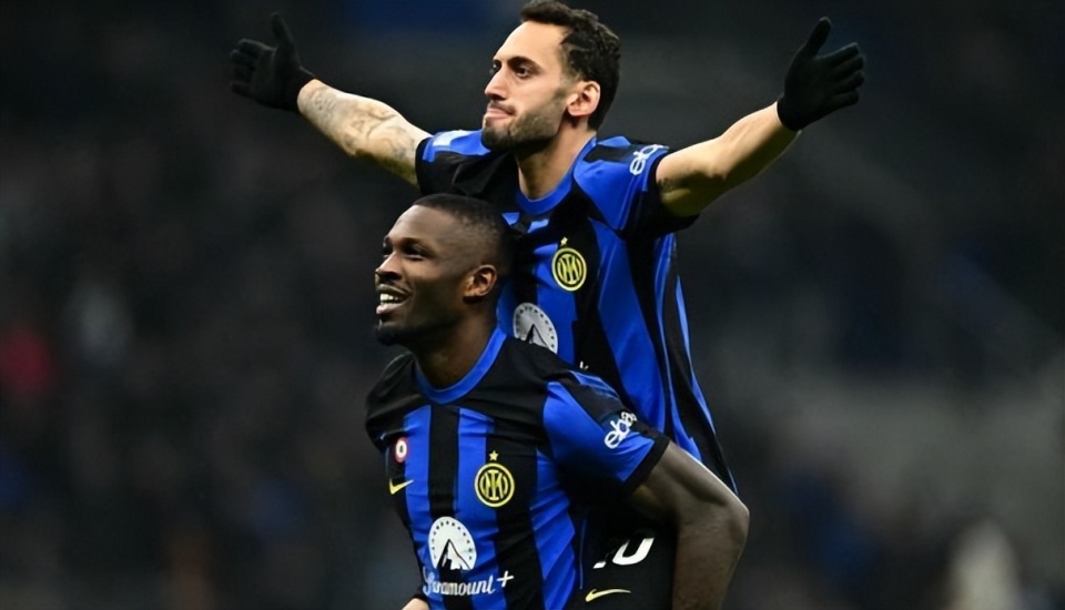 国际米兰继续保持不败,战平那不勒斯 国际米兰继续保持不败,战平那不勒斯