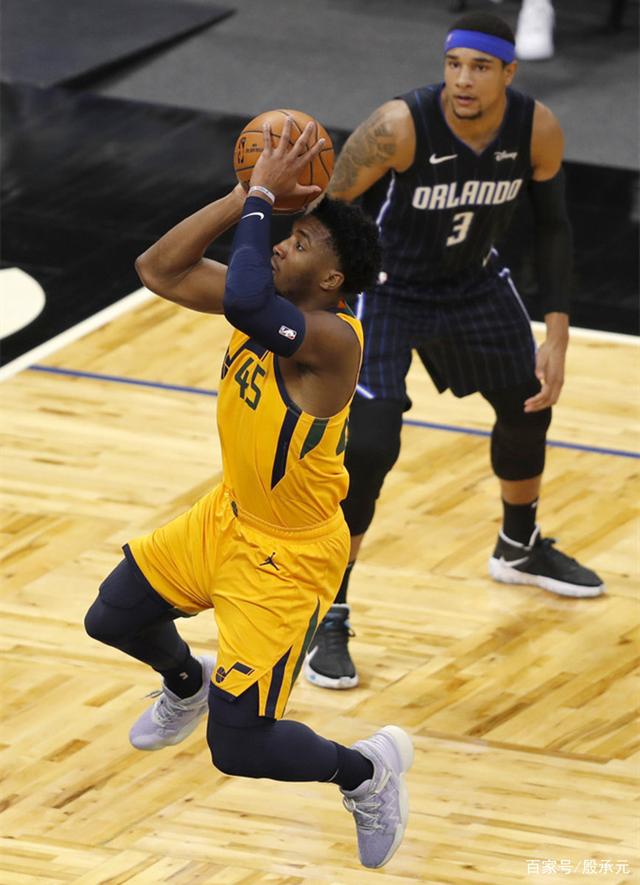 爵士主场告捷！米切尔继续发威