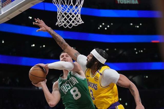 九游游戏-凯尔特人逆转篮网，主场保持强劲